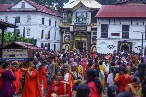 साउन महिनाको अन्तिम सोमबार, पशुपतिनाथमा दर्शनार्थीको घुँइचो